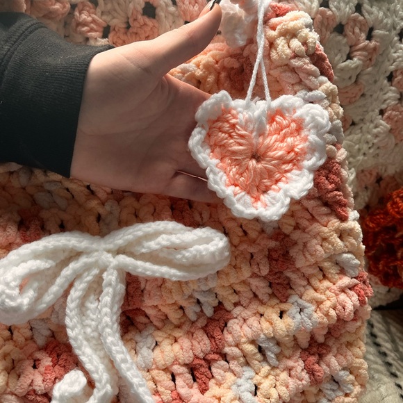 Handmade (by me) Crochet Pink & Cream Shoulder Bag - Picture 3 of 3